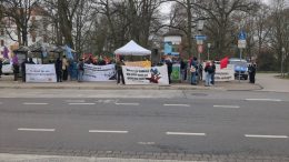 Kundgebung vor dem Gericht Celle Prozessauftakt gegen Daniela Klette
